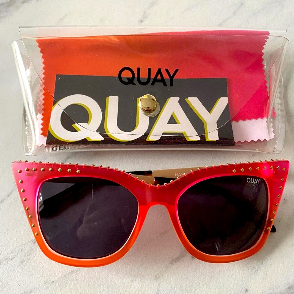 NWT Quay “Pink Harper Studded” EXTREMELY RARE Sunglasses